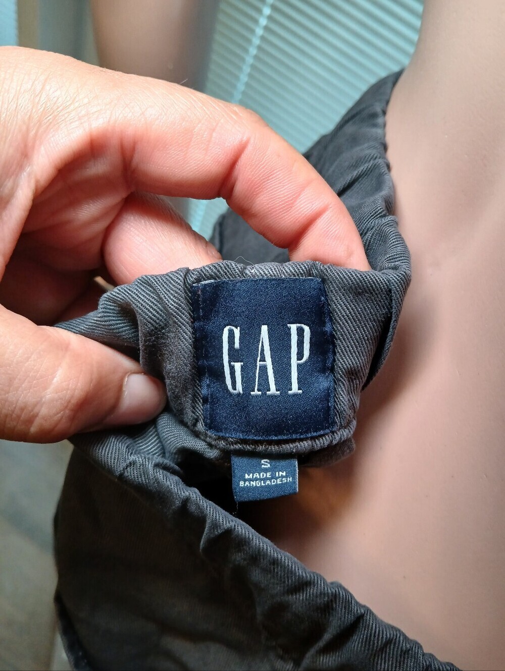 GAP Women's Drawstring Pocket Shorts — Charcoal - Picture 4 of 6